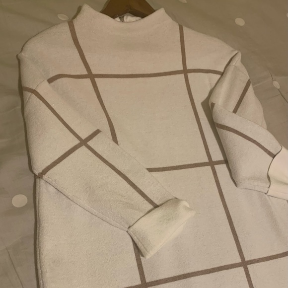 Elegant and Soft Sweater - Picture 1 of 8